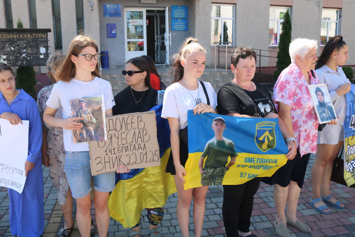«Має повернутися кожен»: у місті на Волині провели акцію на підтримку полонених і зниклих безвісти військових