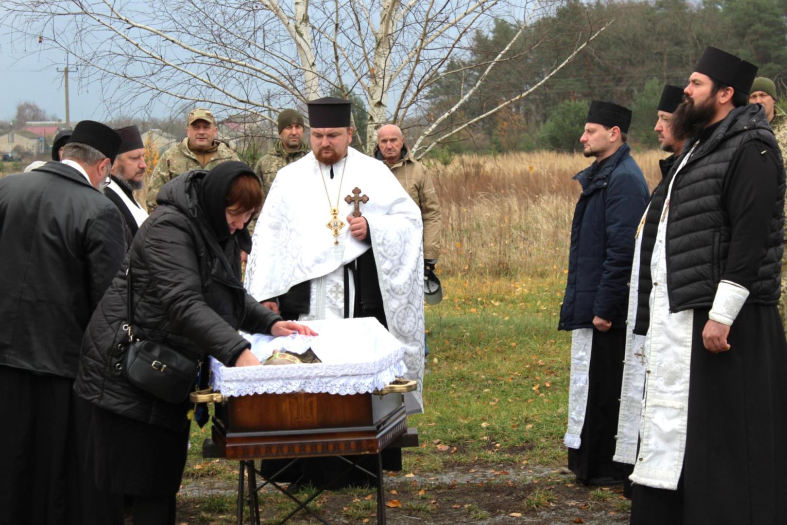 Завтра йому мало виповнитися 55 років: на Волині попрощалися із захисником Василем Савичем