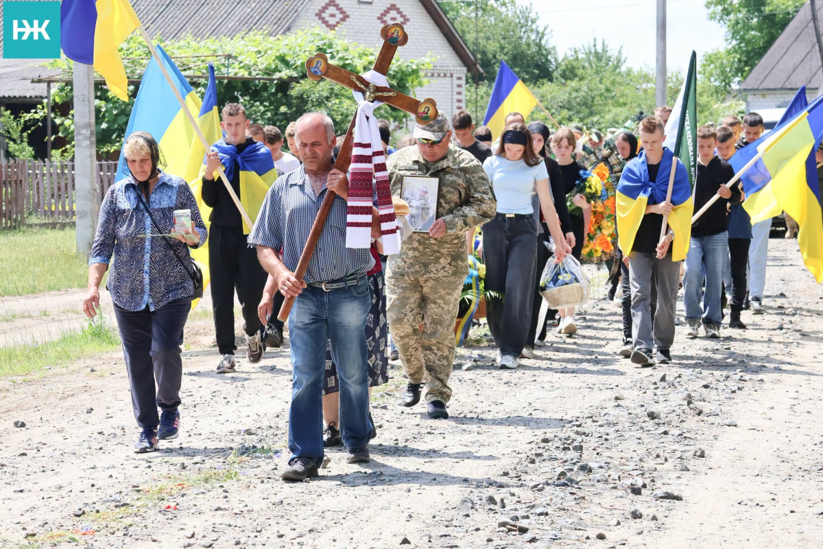 Загинув понад рік тому: на Волині поховали Героя Василя Душенка