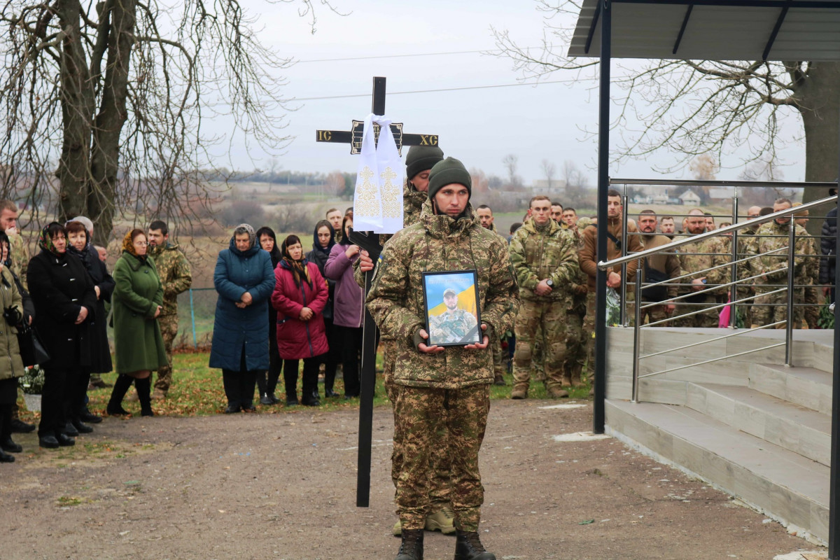 Війна забрала життя батька й сина: на Волині попрощалися з 22-річним спецпризначенцем Назаром Кравчуком