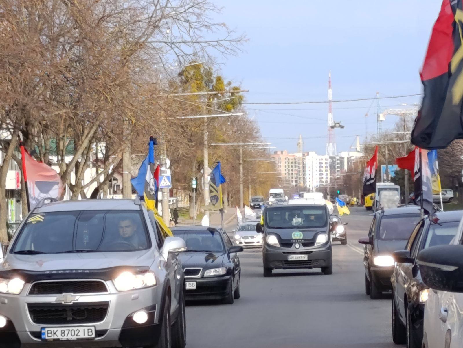 Мріяв про мирне життя, але віддав його за всіх нас: біля Луцька попрощались з Героєм Андрієм Литвинчуком