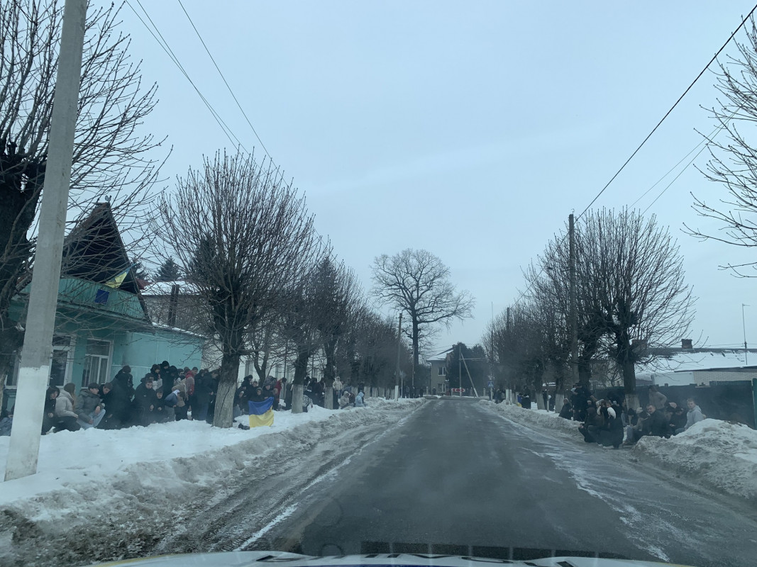 Загинув понад рік тому: на Волині провели в останню дорогу захисника Руслана Меріду
