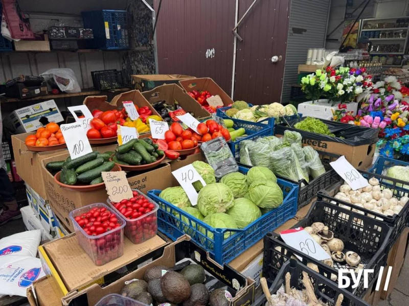 Що продають на осінньому ринку на Волині: ціни на овочі, фрукти та саджанці