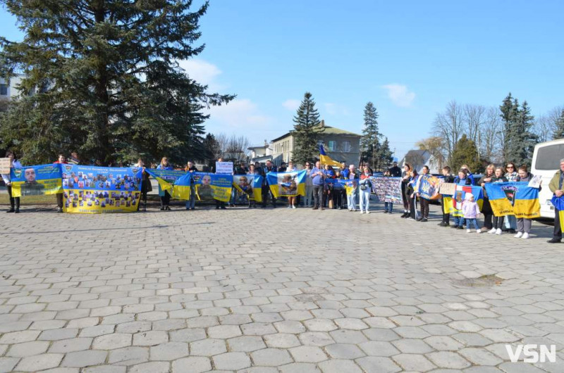 Забути – значить зрадити: у місті на Волині вперше провели мирну ходу на підтримку військовополонених і зниклих безвісти