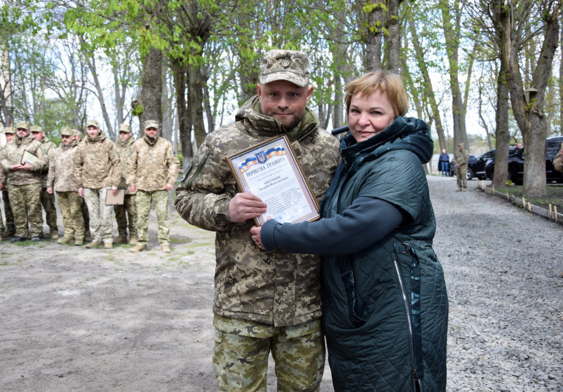 На Волині прикордонникам бойового підрозділу вручили нагороди та відкрили меморіал загиблим бійцям