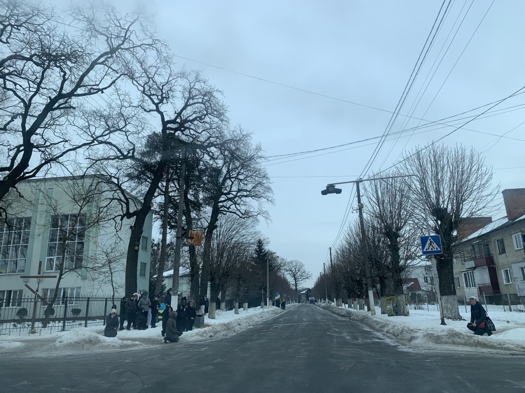 Загинув понад рік тому: на Волині провели в останню дорогу захисника Руслана Меріду