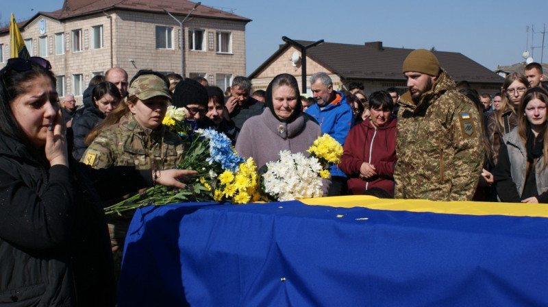 У громаді на Волині попрощалися із 23-річним розвідником «Азова» Назаром Поліщуком