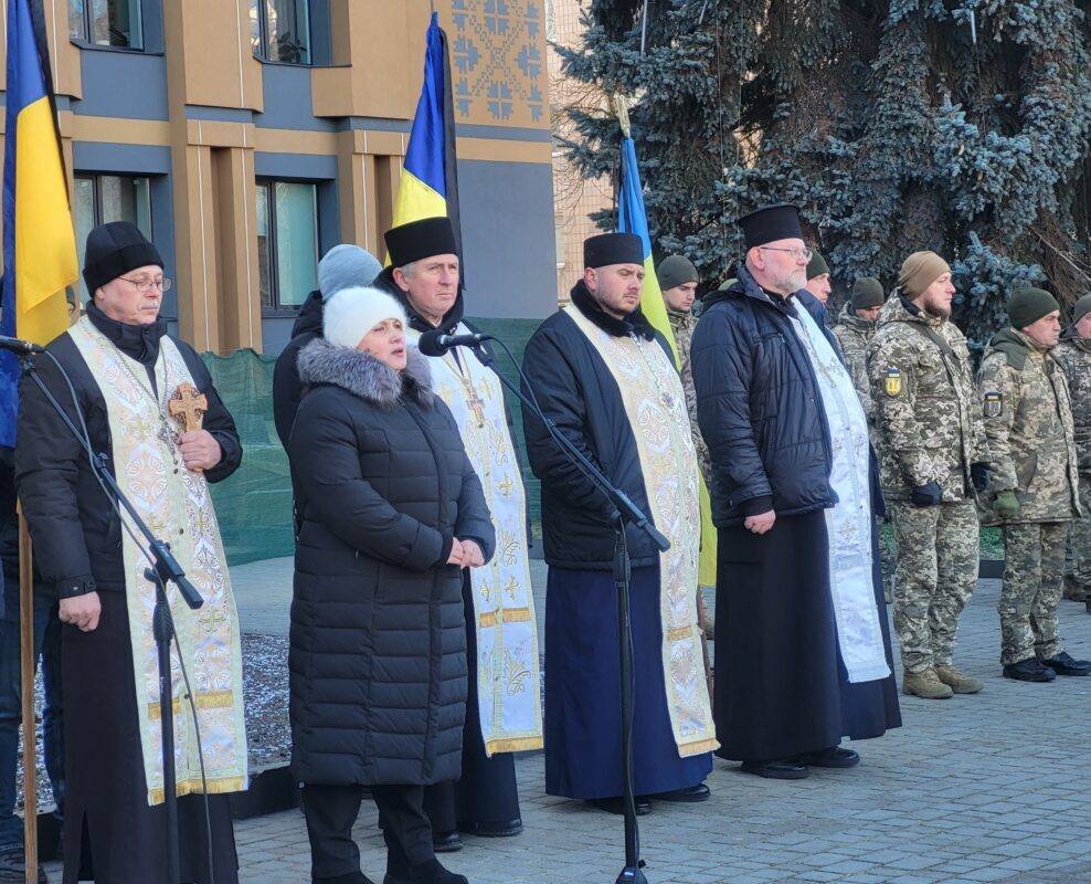 Сумне Різдво: на Волині в останню земну дорогу провели 32-річного воїна Володимира Бичика