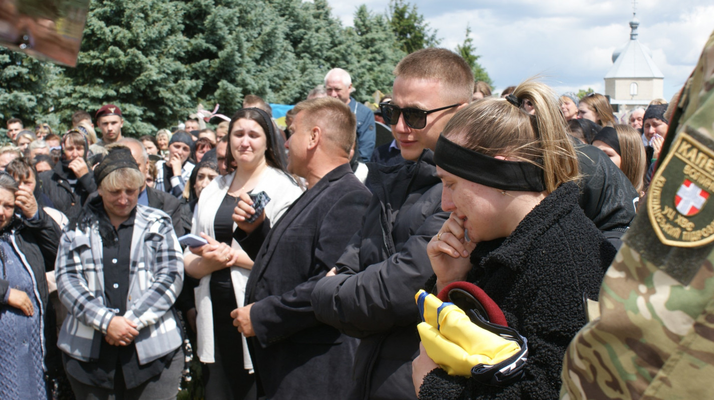 «Врятував побратима ціною власного життя»: на Волині попрощалися з 25-річним Героєм Андрієм Лавренчуком
