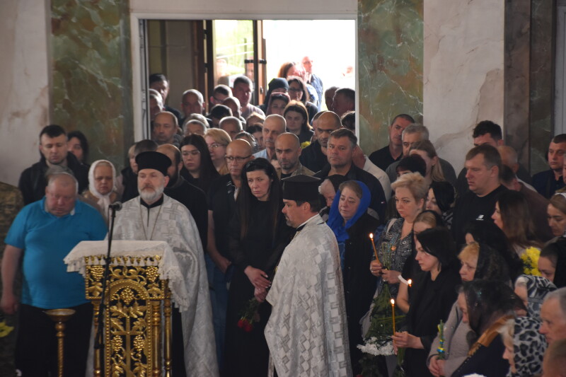 У Луцьку провели в останню путь полеглого військовослужбовця Олександра Кобилька