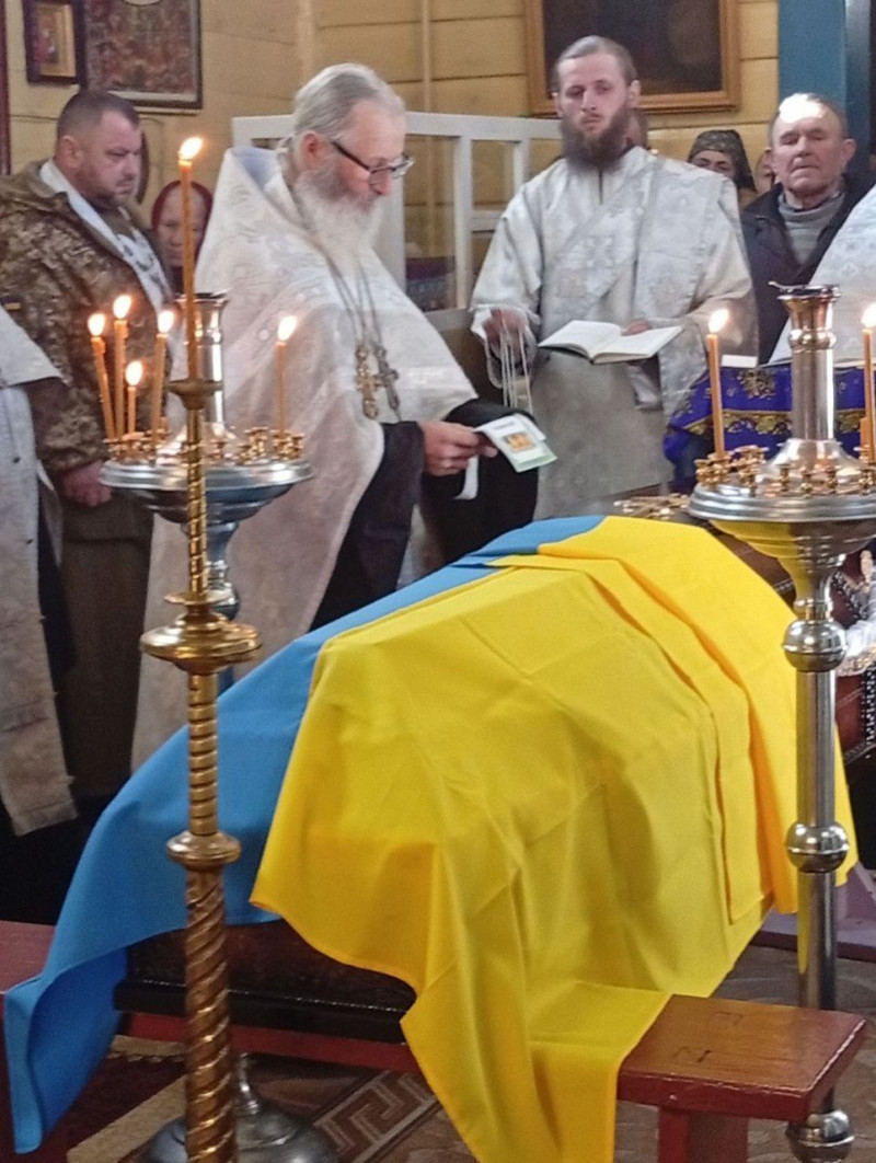 Життя обірвалося на Дніпропетровщині: на Волині поховали захисника Віктора Маковецького