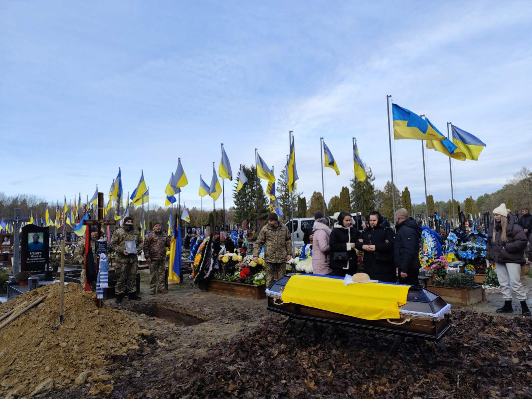 Майже через 7 місяців повернувся додому: на Волині попрощалися з 33-річним Героєм Дмитром Трофімюком