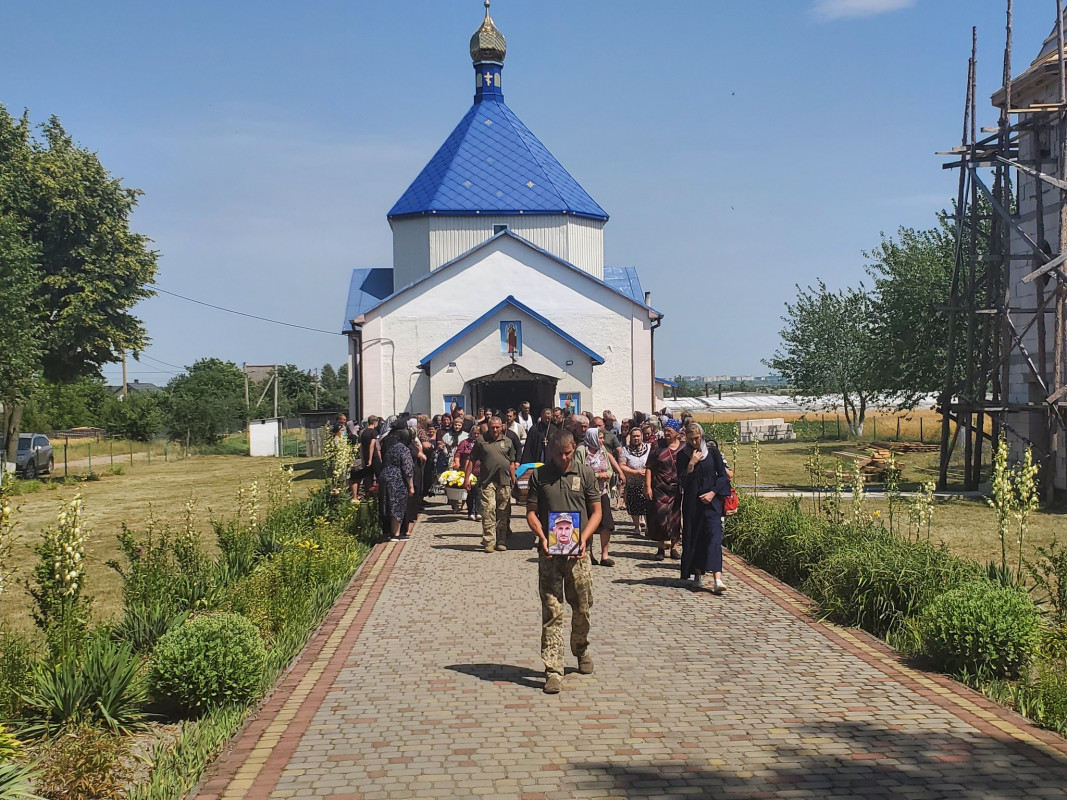 Зник безвісти 11 місяців тому: на Волині поховали Героя Анатолія Барабана