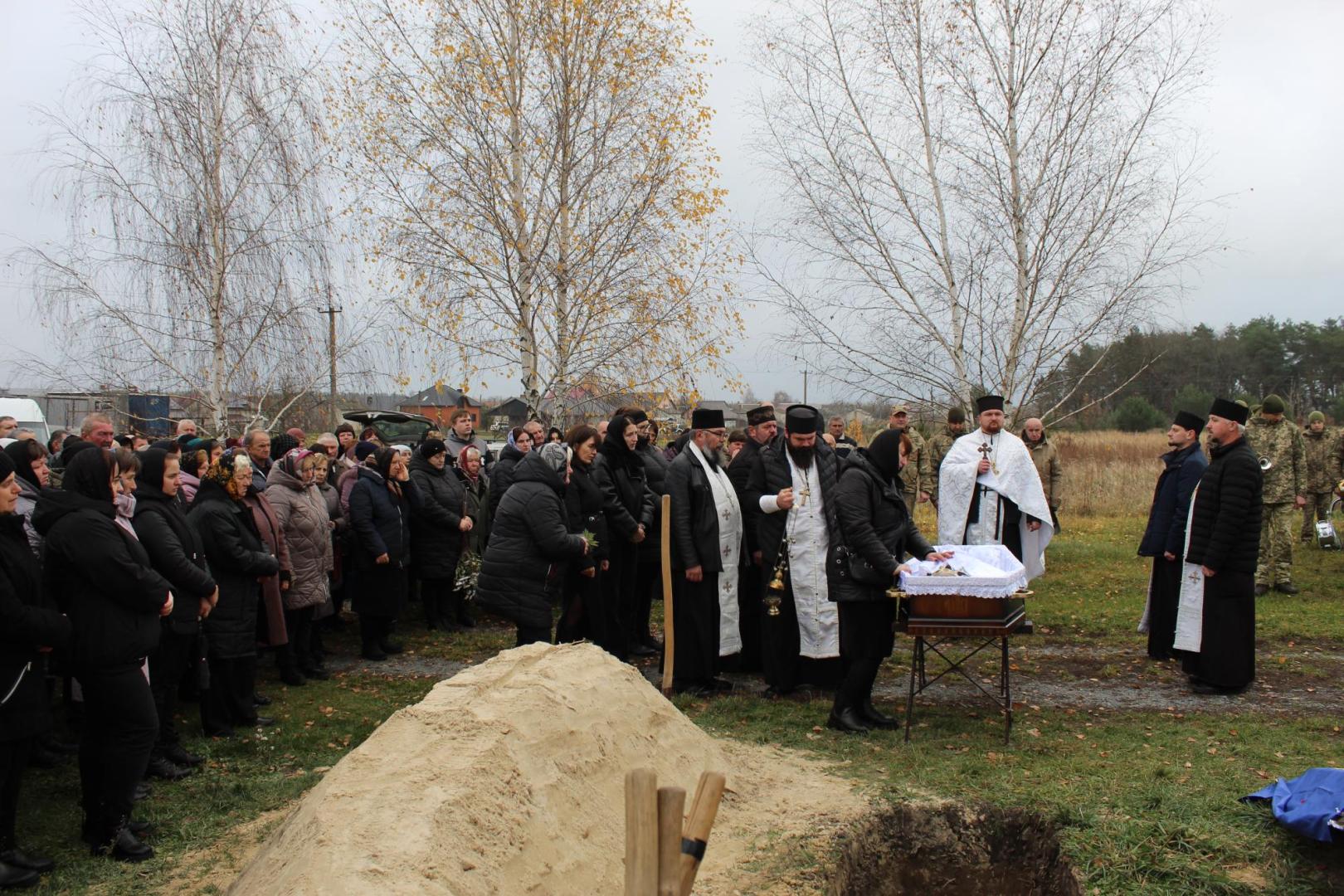 Завтра йому мало виповнитися 55 років: на Волині попрощалися із захисником Василем Савичем