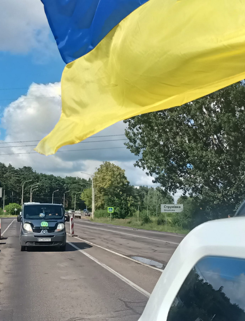 У селі на Волині в останню дорогу провели 31-річного Героя Володимира Столярчука