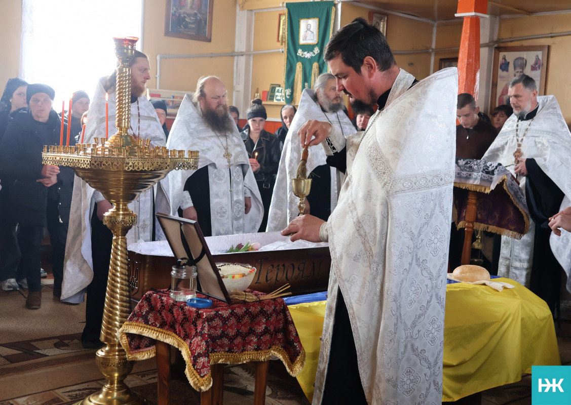 Пройшов АТО та пекло полону: на Волині попрощалися з Героєм Олександром Домальчуком