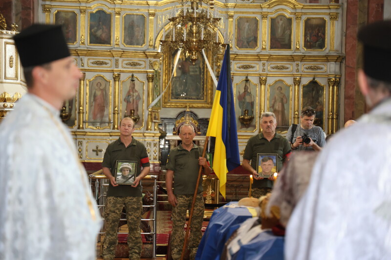 Загинули понад рік тому у Курській області: у Луцьку відбулося прощання з Героями Леонідом Матвійчуком та Олександром Єдинаком