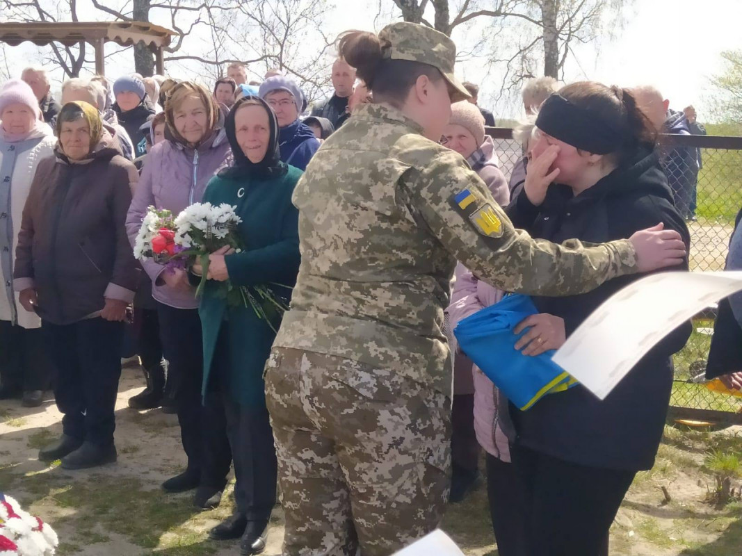 Понад півтора року вважався зниклим безвісти: у громаді на Волині попрощалися із воїном Юрієм Мухіним