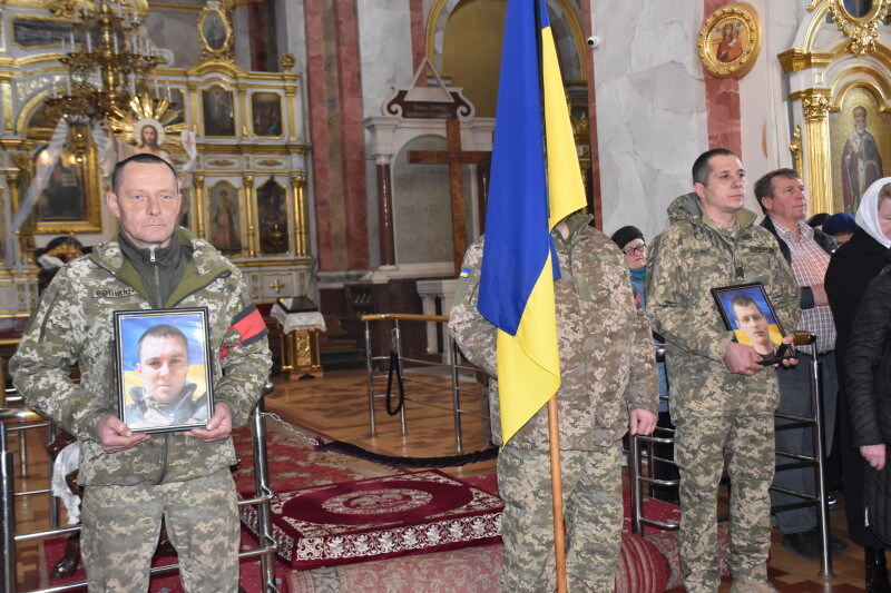 Загинули у 2024 році: у Луцьку попрощалися із двома Героями — Валентином Кравцем та Максимом Діковим