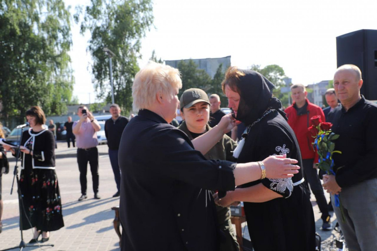 Загинули за Україну: на Волині родинам полеглих Героїв вручили державні нагороди
