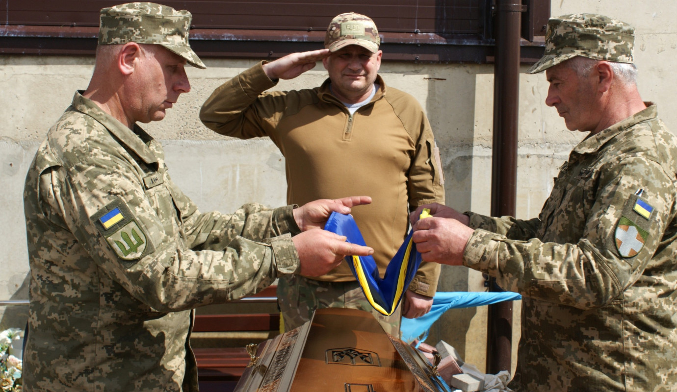 Після 789 днів очікування: на Волині провели в останню дорогу 21-річного Героя Івана Бречка