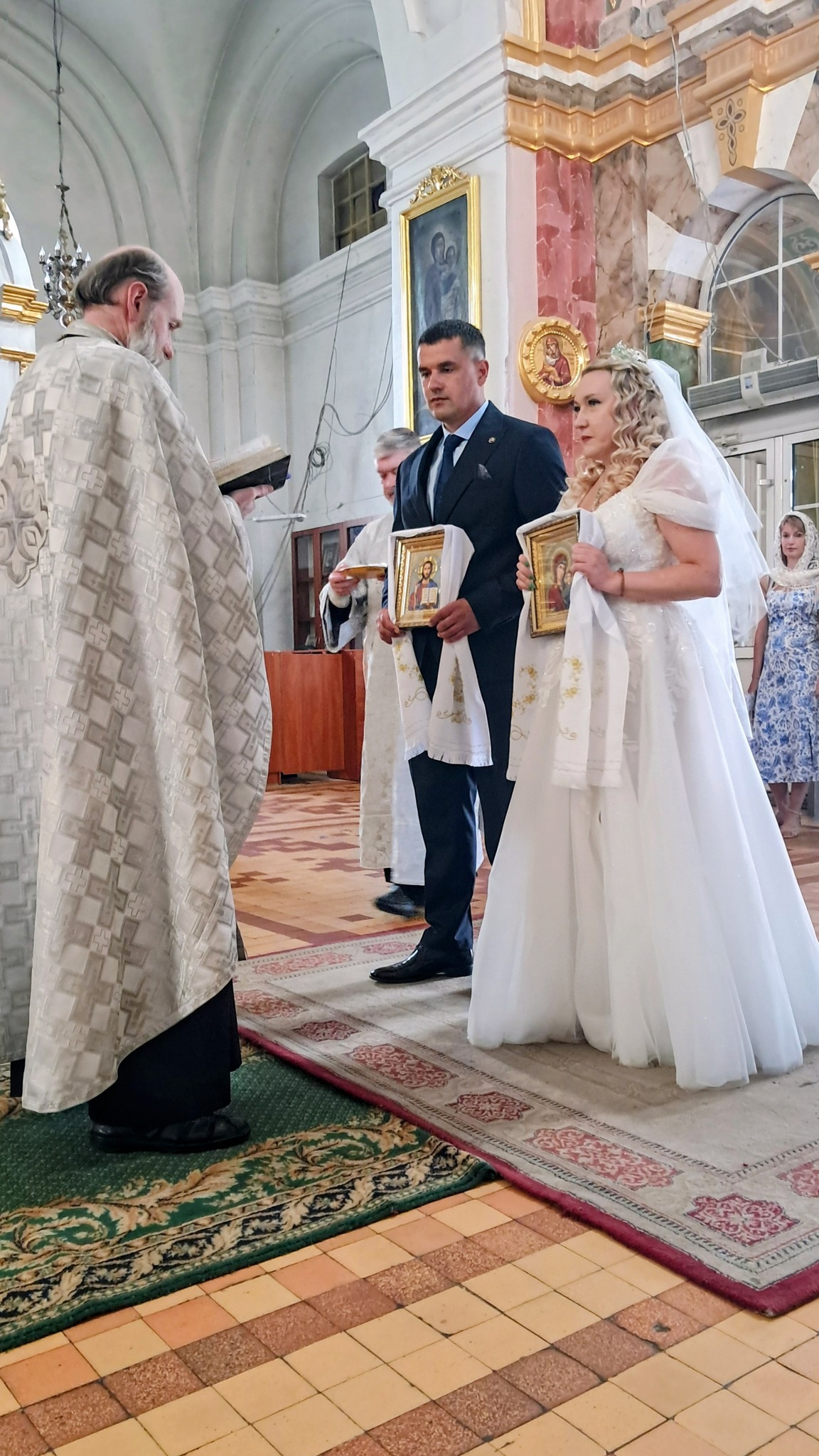 Ексдиректорка КП «Ласка» у Луцьку обвінчалася з коханим