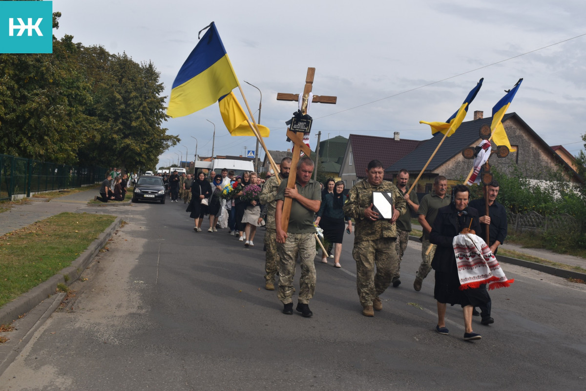 «На щиті» Героя привіз брат, який теж у війську: на Волині в останню дорогу провели полеглого воїна Віктора Гудька