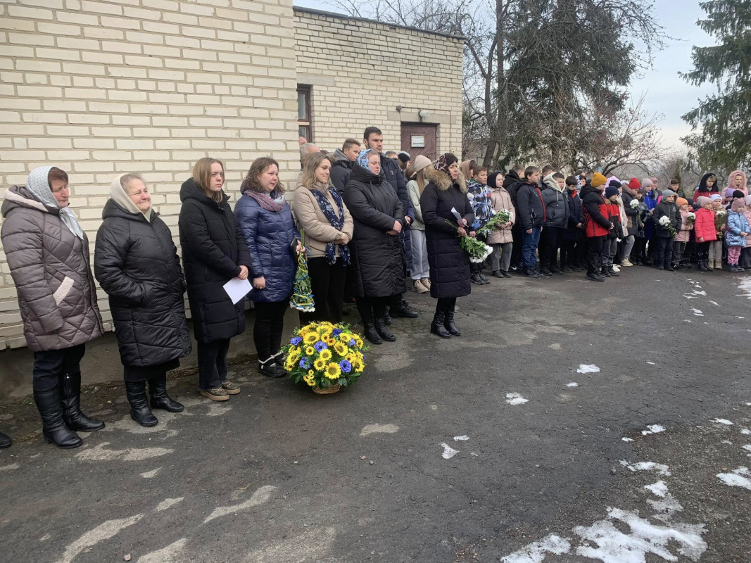 Важке поранення забрало молоде життя: на Волині відкрили меморіальну дошку Герою