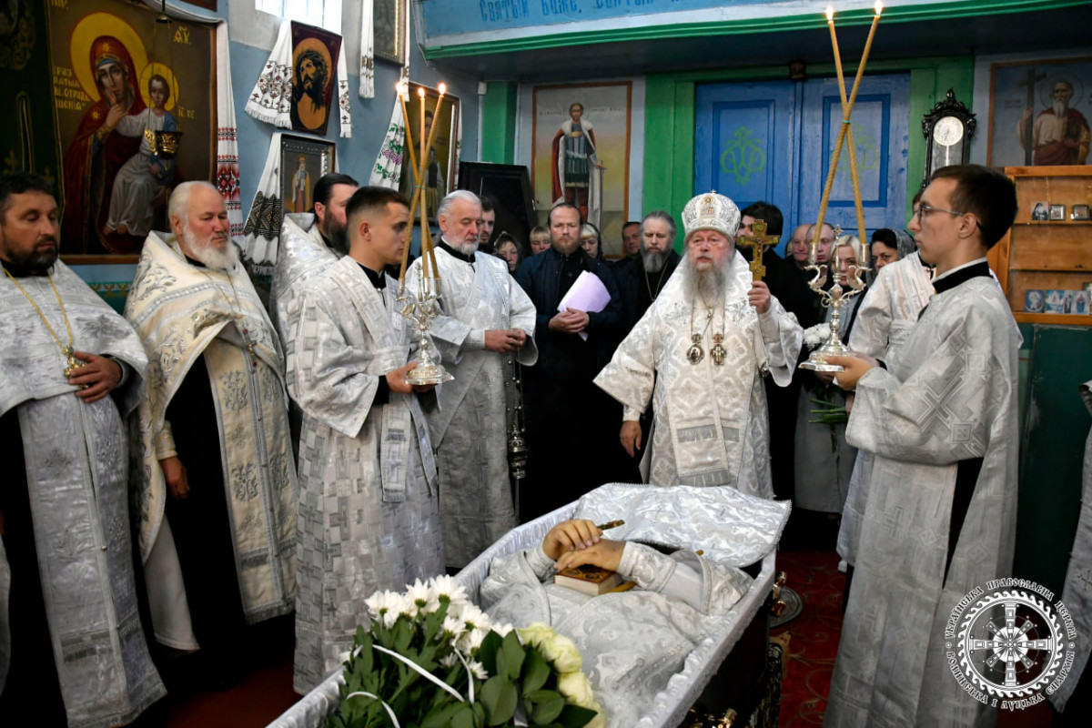 На Волині померлого священника відспівали у храмі, у якому він служив все життя