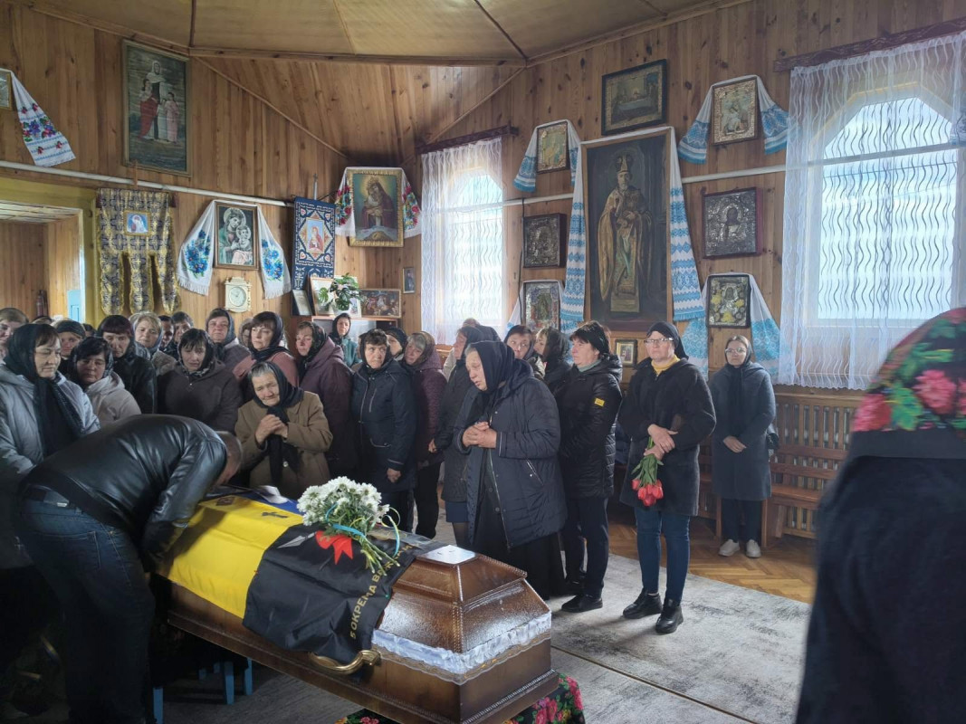 Рівно через рік після загибелі на Волині провели в останню дорогу Героя Юрія Камця