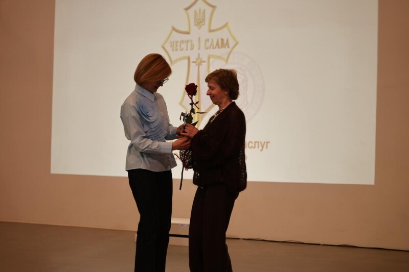 «Герої без зброї»: у Луцьку вручили почесні відзнаки людям, які щодня рятують і допомагають