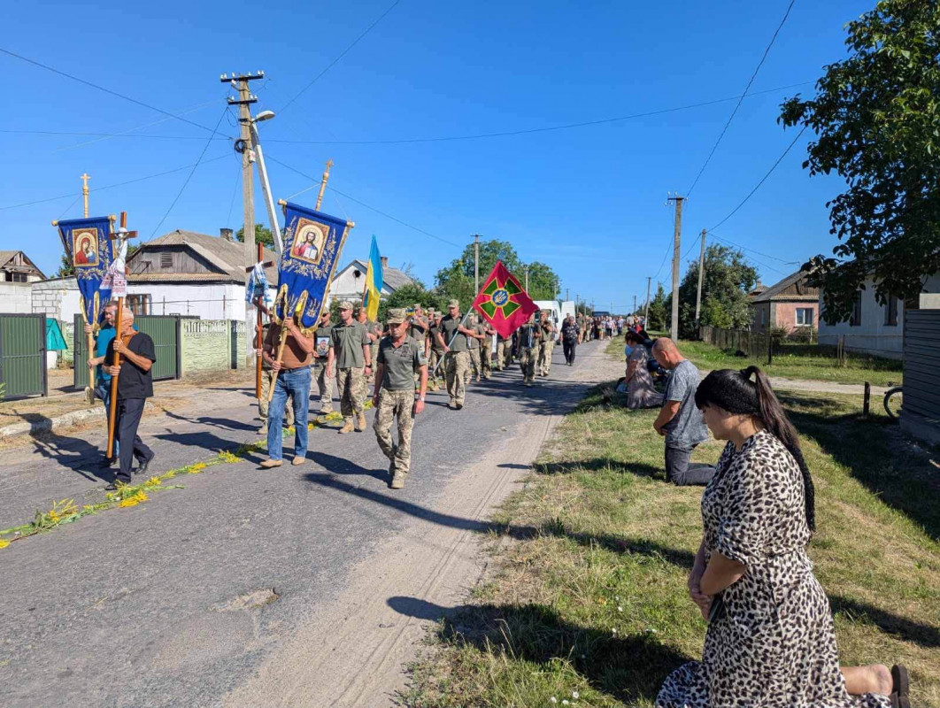 Півторарічний син більше не обійме батька: на Волині попрощалися з 30-річним воїном Віталієм Ксьондзиком
