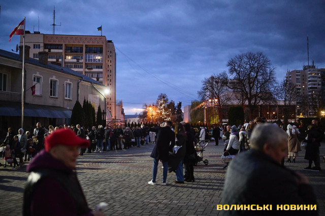 Як у Луцьку освячували кошики напередодні Великодня