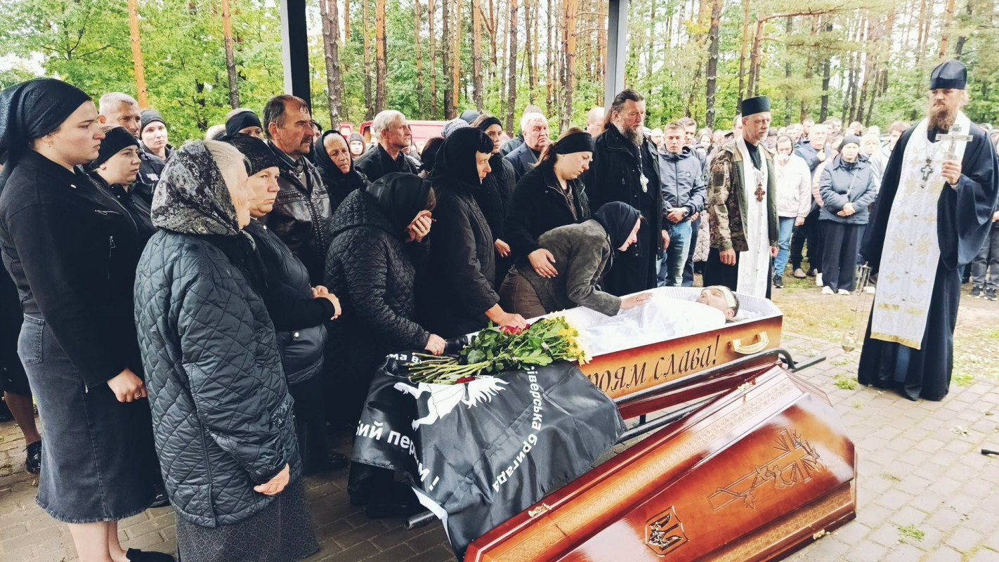 На Волині в останню путь провели 35-річного захисника Володимира Медведюка