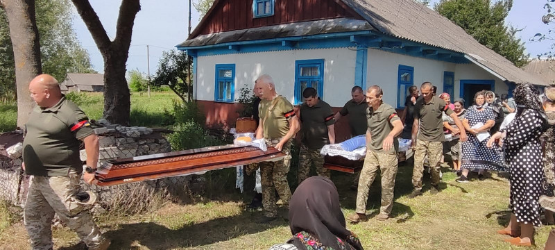 Після поранення повернувся до мирного життя, однак серце зупинилося: на Волині поховали молодого захисника Павла Марчука
