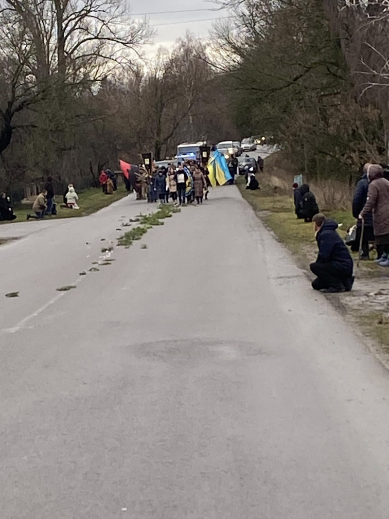 Понад рік вважався зниклим безвісти: У Луцькому районі попрощалися з Героєм Олександром Юрчуком