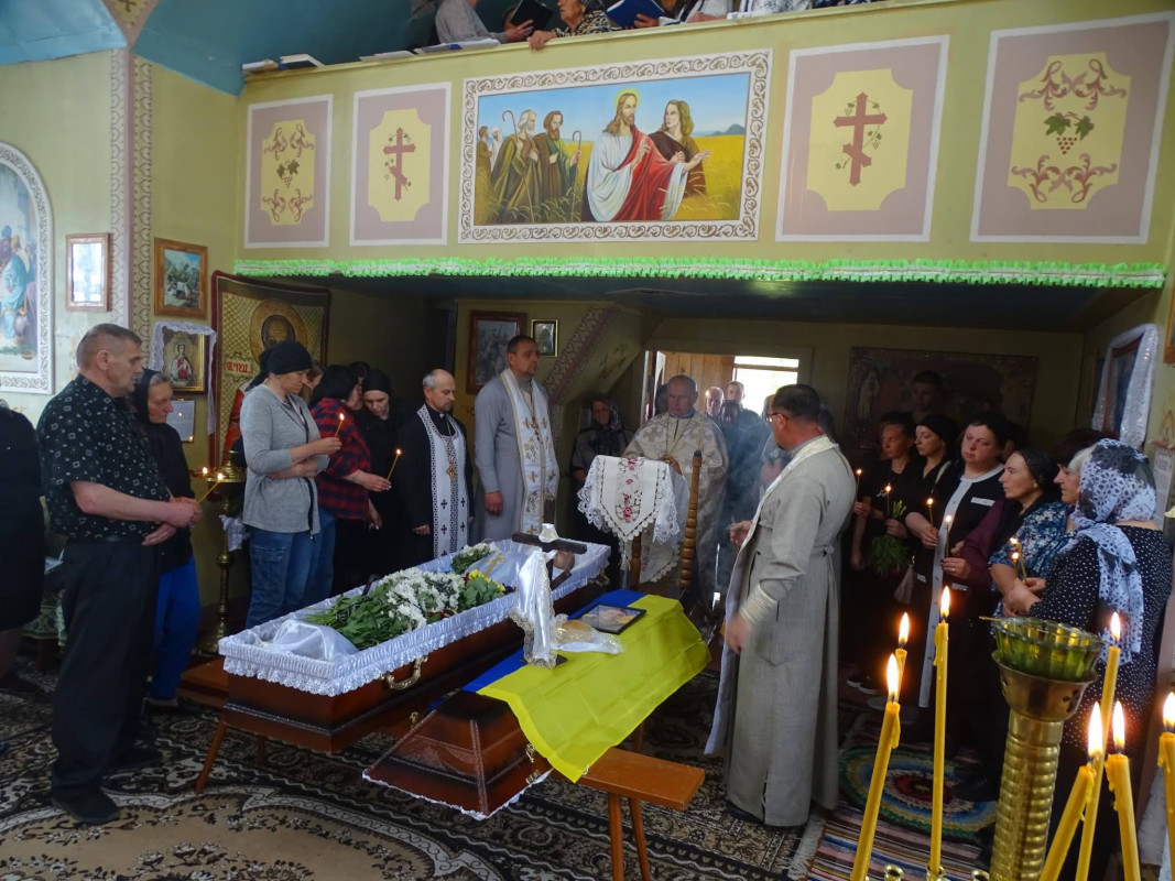 Серце зупинилося у лікарні: на Волині поховали захисника Андрія Свігуна