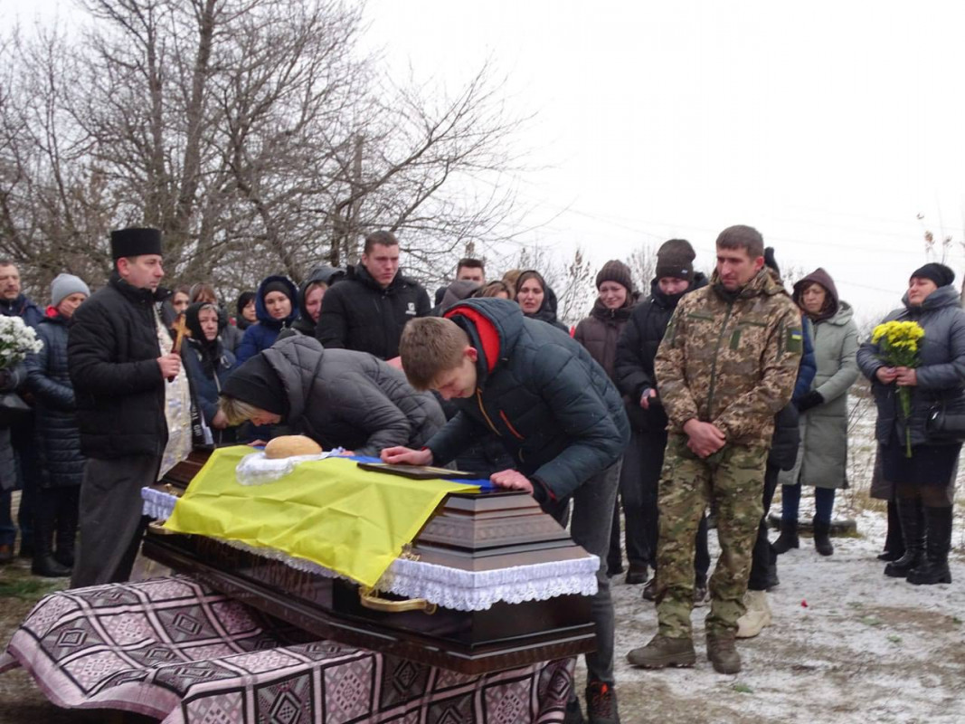 Йому назавжди 24: на Волині попрощалися з Героєм Богданом Ігнатюком
