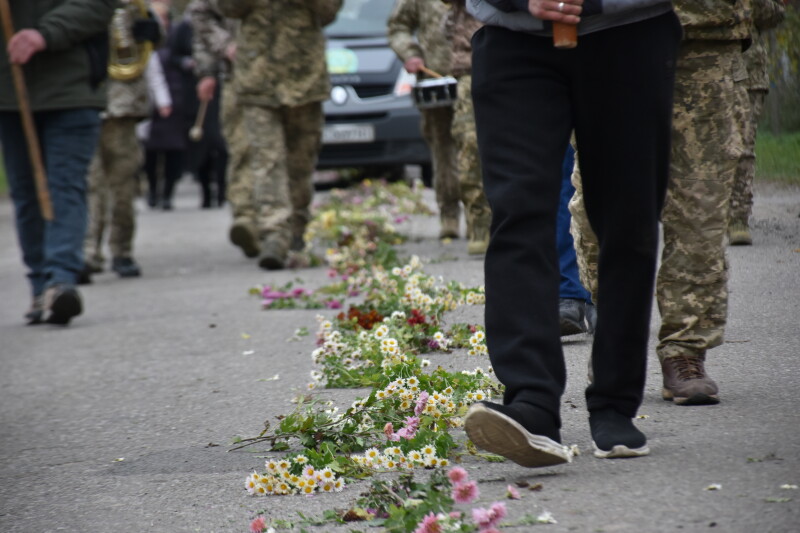 Нещодавно виповнилося 39 років: у Луцькій громаді попрощалися із загиблим військовослужбовцем Олександром Пікусем