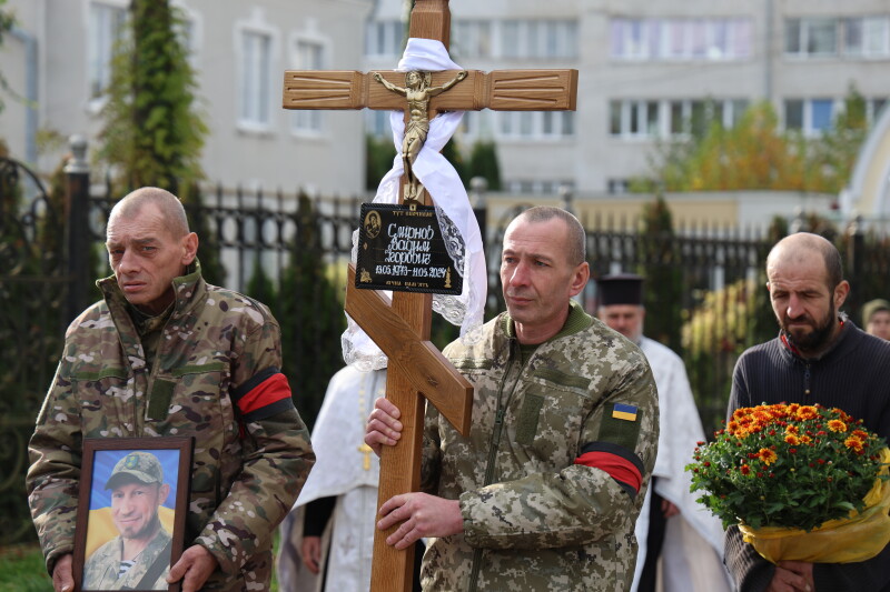 У Луцьку попрощалися з Героєм Вадимом Смірновим, який понад рік вважався зниклим безвісти