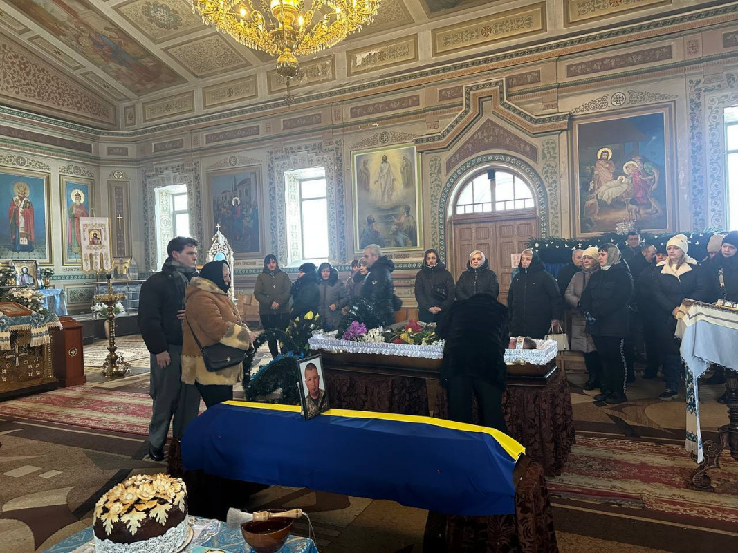 Зі сльозами та молитвою: Волинь провела на вічний спочинок воїна Андрія Велимця