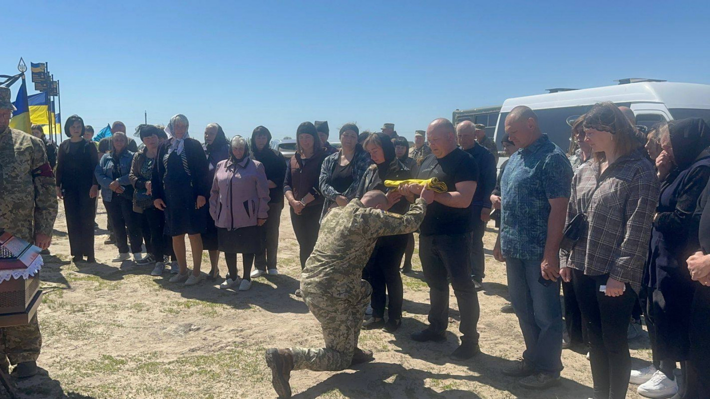 Не встиг створити сім’ю: на Волині в останню земну путь провели 28-річного Героя Миколу Шевчука