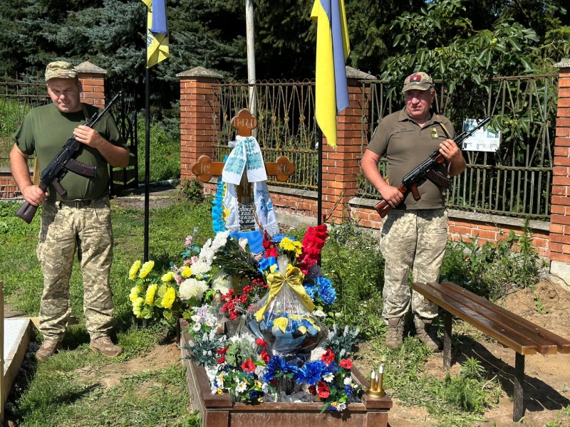 У ліцеї на Волині відкрили меморіальну дошку загиблому захиснику Михайлу Водоносу