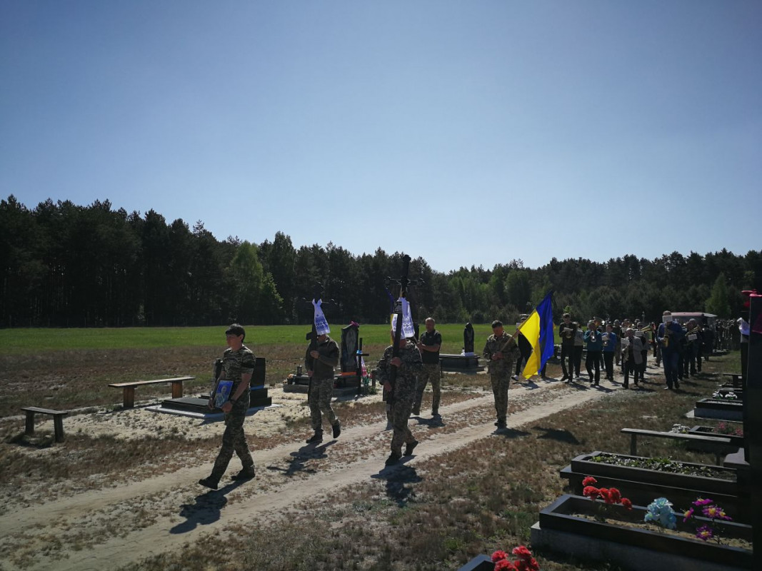 Громада в жалобі: на Волині попрощалися із Героєм Русланом Сулімом