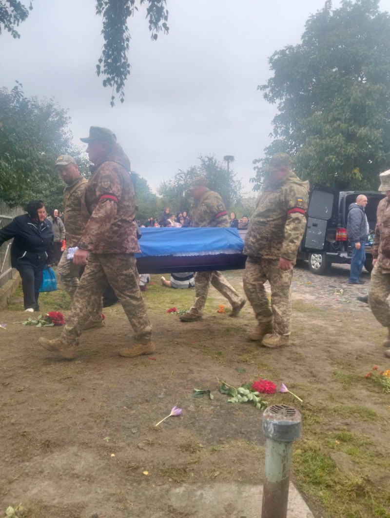 Волиняни попрощалися із захисником Олександром Пінчуком, який понад два роки вважався зниклим безвісти