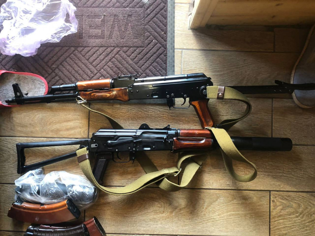 Волинські поліцейські затримали торговців незаконною зброєю