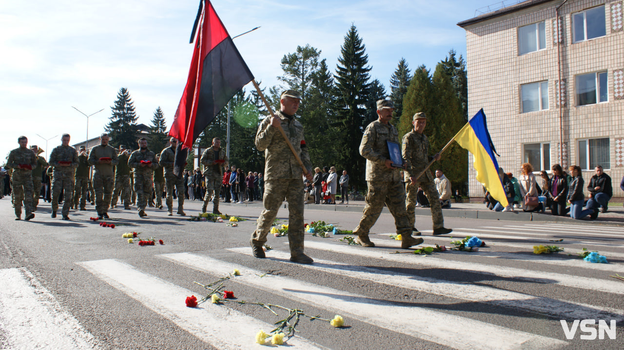 Це був справжній командир, яких мало: на Волині провели в останню дорогу «Народного Героя України» Павла Чайку