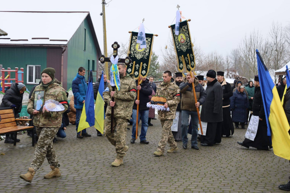 Навіки 29: на Волині попрощалися з молодим Героєм Романом Гайовим