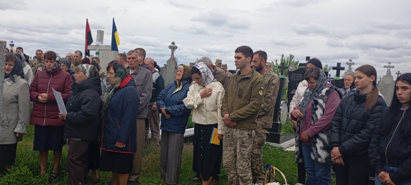 «Мужньо захищав від ворога свою країну»: на Волині в останню дорогу провели військовослужбовця Миколу Марчука