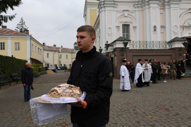 Загинув у вересні минулого року: у Луцьку попрощались з Героєм Дмитром Загурним